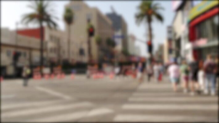 도로 상징 거리 사람 사람없음 도시풍경 여행객 걷기 미국 보행자 소프트포커스 교차로 보케 캘리포니아 방문 할리우드 로스앤젤레스 랜드마크 블러 카피스페이스 4K MP4 해외동영상 클립영상 길 북아메리카 교통시설 모션 촬영기법 풍경 공백 도시 동영상 파일형식