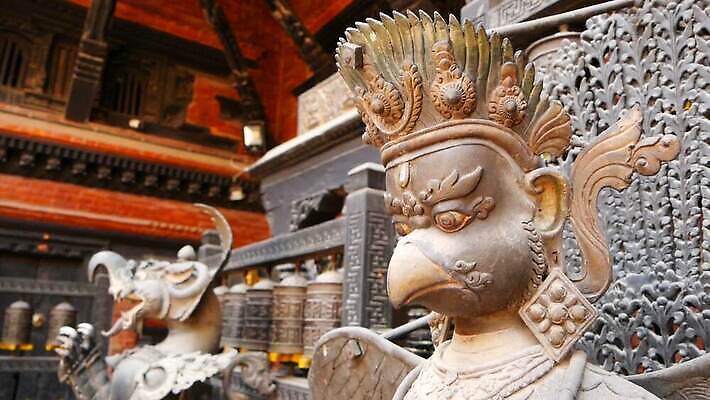 전통 아시아 불교 건축양식 미술 동양인 사람없음 장식 조각상 금속 사찰 수비 영혼 역사 재산 황금 사자 묘사 네팔 청동 수도원 목각 놋쇠 랜드마크 사당 옛날 카트만두 힌두교 MOV 해외동영상 클립영상 건축 나라 종교 포유류 종교건축 모션 재질 문화예술 인종 금융 조형물 동영상 파일형식