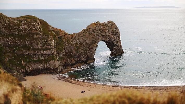 모자 유럽 선 바다 섬 여행 백그라운드 자연 하늘 휴가 영국 잉글랜드 파노라마 사람 풍경 사람없음 야외 초록색 물 도시풍경 항구 역사 언덕 장면 지역 포트 동영상 랜드마크 수평선 MOV 해외동영상 클립영상 자연요소 잡화 나라 컬러 교통시설 촬영기법 도시 생태계 파일형식