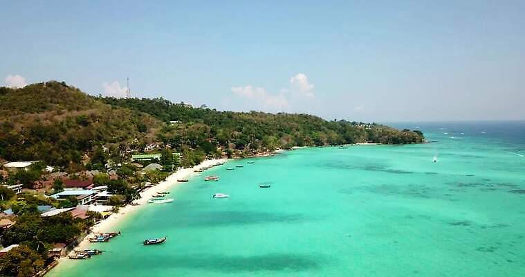 나무 아시아 모래 파도 바다 컬러 섬 여행 요트 태국 자연 하늘 휴가 열대 산 안테나 사람없음 초록색 물 파란색 야자수 만 보트 산호 언덕 마야 항공촬영 드론 터키석 파라다이스 푸켓 그리너리 4K MP4 해외동영상 클립영상 자연요소 식물 나라 뷰포인트 배_교통 통신 자포동물 보석 생태계 마야문명 동영상 파일형식 트랜드컬러