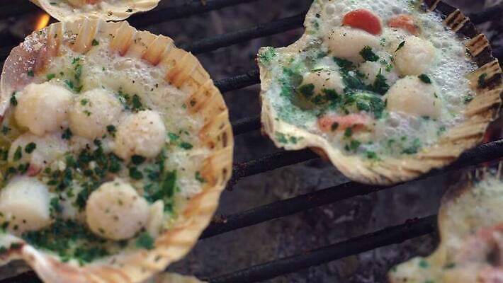 접시 음식 바다 백그라운드 채소 재료 불 조개 새우 한국 실내 육류 요리 사람없음 가로 빨간색 식당 일본 식사 저녁식사 튀김 신선 연기 맛 그릴 바비큐 난로 굽기 지중해 먹기 해산물 가리비 숯 연소 석탄 신발장 일본음식 맛있는 4K MP4 해외동영상 클립영상 자연요소 식기 아시아 컬러 컨셉 식재료 모션 주방용품 어패류 갑각류 내부 상점 난방기 구이 동영상 파일형식