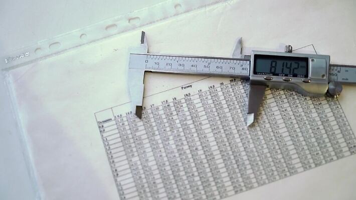 교육 산업 과학 백그라운드 학교 자 실험 사람없음 금속 기계 장비 기구 공구 업무 엔지니어 실험실 측정 눈금 생물학 길이 공학 계량기 물리학 인치 철강 캘리퍼스 MOV 해외동영상 클립영상 재질 문구용품 도구 작업 기술자 동영상 물리 파일형식