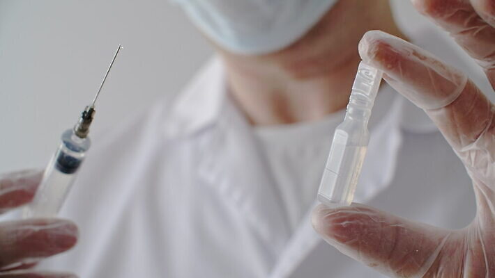 무기 과학 장갑 컨셉 유리병 건강 병원 관리 주사기 치료 약 펼침 장비 의사 긴급 잡기 도움 실험실 닫기 질병 생물학 주사약 보여주기 중독 당뇨병 돌봄 마약 백신 복용 예방접종 인슐린 인플루엔자 화학물질 항생제 4K MOV 해외동영상 클립영상 잡화 교육 의학 의료기기 모션 병_용기 실험 의료진 화학 바이러스 동영상 접종 파일형식