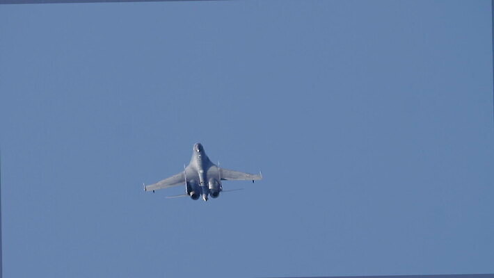 무기 날개 교통시설 하늘 비행기 사람없음 그룹 전시회 항공 군용 러시아 쇼 제트기 에어쇼 대패 러시아인 MOV 해외동영상 클립영상 서양인 유럽 교통 항공교통 대중교통 군대 전시 시설 동영상 파일형식