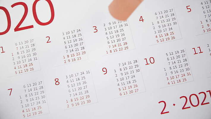 백그라운드 컨셉 부분 건강 사람없음 경제 약 희망 달력 업무 열 바이러스 보호 계획 질병 위험 무서움 5월 지루함 감염 취소 고립 우울증 전염병 치유 사스 코로나바이러스 4K MOV 해외동영상 클립영상 감정 의학 작업 날짜 동영상 파일형식