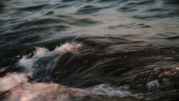 파도 바다 백그라운드 자연 바람 날씨 사람없음 물 파란색 빛 태양 뷰티 힘 흰색 거친 서핑 가장자리 닫기 떨어짐 큼 충돌 분무기 암초 폭풍 에콰도르 폭풍우 스플래쉬 MOV 해외동영상 클립영상 자연요소 컬러 컨셉 모션 수상스포츠 비_날씨 남아메리카 둘레 크기 자연재해 생태계 동영상 파일형식