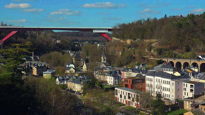 여행 건축양식 자연 하늘 주택 사람없음 야외 건물 관광지 고요 연결 커뮤니티 연립주택 룩셈부르크 4K 락다운 MOV 해외동영상 클립영상 건축물 건축 생태계 동영상 서유럽 파일형식
