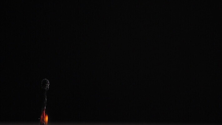 백그라운드 컨셉 오렌지 불 경기 사람없음 목재 빨간색 빛 머리 검은색 어둠 뜨거움 막대기 닫기 연기 떨어짐 야간 위험 심볼 오브젝트 문학 고립 스트라이크 유황 점화 타격 화상 MOV 해외동영상 클립영상 자연요소 나무 스포츠 컬러 과일 재료 모션 신체부위 상처 동영상 파일형식