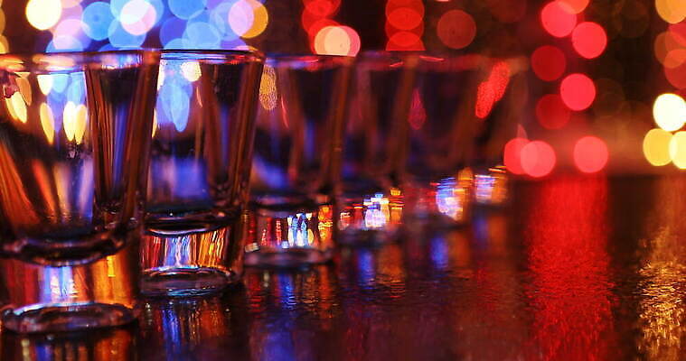 디자인 안경 음료 분홍색 컬러 백그라운드 패턴 자연 유리 추상 전등 조명 미술 사람없음 장식 뷰티 반사 디지털 바 액체 닫기 소프트포커스 크리스탈 클럽 질감 다이아몬드 내추럴 격파 단절 블러 옛날 인공 4K MOV 해외동영상 클립영상 잡화 무늬 모션 재질 문화예술 촬영기법 광석 보석 생태계 동영상 파일형식