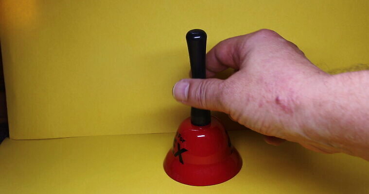 전통 라이프스타일 손 행복 크리스마스 통신 실내 컬러풀 한개 놀람 수확 종 축하 반지 닫기 계산대 향수 오브젝트 서비스 신호 공포 부름 접수 타종 4K MOV 해외동영상 클립영상 1 기념일 감정 컬러 컨셉 농업 장신구 모션 표정 내부 생활 신체부위 화장품 동영상 파일형식