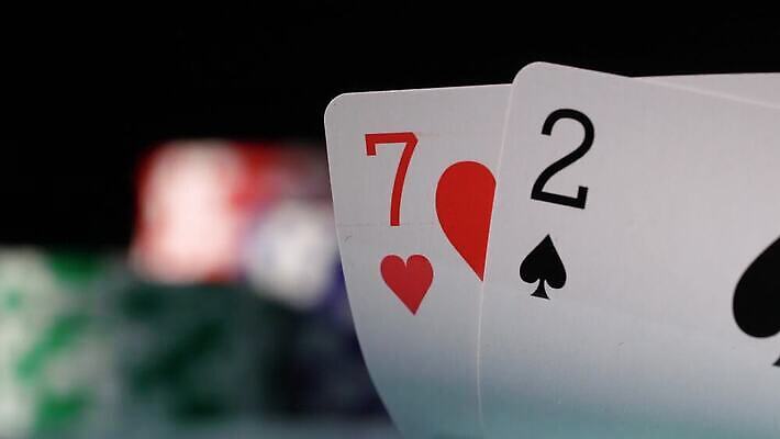 손 스포츠 백그라운드 돈 2 놀이 탁자 성공 사람없음 초록색 쌓기 경쟁 게임 잡기 우승 쌍 신용카드 행운 재산 도박 위험 심볼 카지노 클럽 기회 딜러 포커 보여주기 중독 라스베가스 에이스 잭팟 텍사스 플레이어 필승 4K MOV 해외동영상 클립영상 컬러 가구 컨셉 모션 신체부위 금융 미국 최고 트럼프 동영상 파일형식