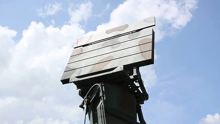 산업 통신 안전 사람없음 보호 공항 군용 신호 전쟁 보안 철사 감시 시스템 레이더 제어 MOV 해외동영상 클립영상 컨셉 교통시설 군대 동영상 파일형식