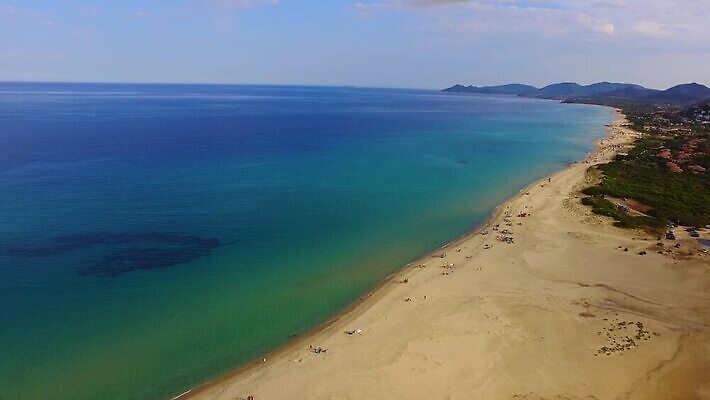 모래 파도 바다 섬 여행 이동 자연 바람 휴가 파노라마 사람없음 물 태양 이탈리아 공백 시골 지중해 천국 석호 카리브해 항공촬영 드론 파라다이스 수평선 MP4 해외동영상 클립영상 자연요소 유럽 뷰포인트 컨셉 날씨 촬영기법 생태계 동영상 파일형식