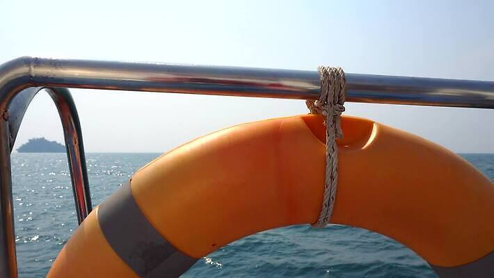 나무 아시아 밧줄 모래 파도 바다 섬 여행 백그라운드 교통시설 태국 자연 하늘 휴가 열대 안테나 사람없음 야외 옆모습 물 파란색 뷰티 만 보트 갑판 활 닻 돛대 구명용품 스모그 푸켓 4K MP4 해외동영상 클립영상 자연요소 식물 나라 줄 뷰포인트 컬러 교통 배_교통 통신 안전장비 시설 생태계 동영상 파일형식