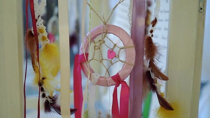 문화 바람 휴식 미술 사람없음 장식 미국 꿈 낭만 수확 잠 원형 영혼 보호 인도인 구슬 심볼 깃털 마법 포수 부족 마스코트 부적 아즈텍 전설 철학 핸드메이드 히피 세련 MOV 해외동영상 클립영상 자연요소 도형 외국인 교육 컨셉 북아메리카 농업 날씨 문화예술 동양인 야구선수 동영상 파일형식