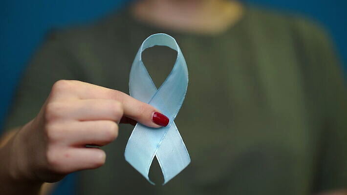 리본 백그라운드 컨셉 건강 병원 사람 치료 파란색 약 우주 희망 고통 환자 잡기 혈액 질병 설탕 심볼 사인 예방 월 경보 당뇨병 돌봄 인슐린 전국 제어 지원 포도당 자선단체 4K MOV 해외동영상 클립영상 감정 컬러 의학 모션 그룹 날짜 동영상 자선 파일형식