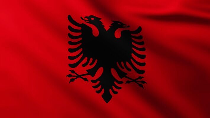 유럽 스포츠 파도 조각 날리기 바람 사람없음 빨간색 빛 3D 검은색 깃발 주름 심볼 독수리 쇼 발견 구김 알바니아 전국 처음 4K MP4 해외동영상 클립영상 자연요소 나라 바다 컬러 모션 조류 날씨 디지털합성 동영상 파일형식 남유럽