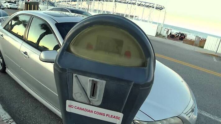 손 도로 여행 돈 비즈니스 자동차 거리 사람없음 우주 동전 운전 도시 시간 티켓 운전사 변화 먹이 주차 수집 만족 지역 계량기 타이머 평행 대출 규정 세금 수입 옛날 요금 정부 수수료 MP4 해외동영상 클립영상 직업 감정 길 육상교통 컨셉 교통시설 모션 신체부위 금융 재산 동영상 파일형식