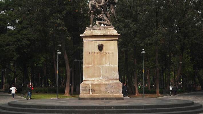 나무 공원 문화 음악 조각 백그라운드 건축양식 천사 멕시코 미술 사람 사람없음 야외 조각상 숫자 여행객 음악가 도시 역사 재산 받침대 광장 대리석 청동 기념물 동영상 천연기념물 교향곡 랜드마크 옛날 작곡가 4K MOV 해외동영상 클립영상 식물 직업 문자 공공시설 건축 북아메리카 재료 문화예술 금융 조형물 파일형식