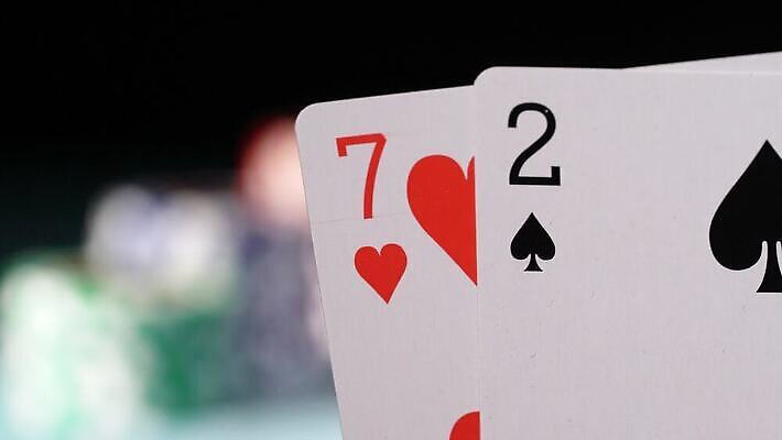 손 스포츠 백그라운드 돈 2 놀이 탁자 성공 사람없음 초록색 쌓기 경쟁 게임 잡기 우승 쌍 신용카드 행운 재산 도박 위험 심볼 카지노 클럽 기회 딜러 포커 보여주기 중독 라스베가스 에이스 잭팟 텍사스 플레이어 필승 4K MOV 해외동영상 클립영상 컬러 가구 컨셉 모션 신체부위 금융 미국 최고 트럼프 동영상 파일형식