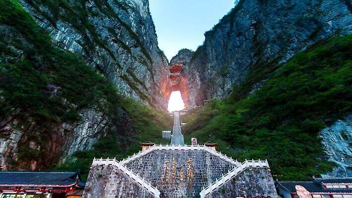 아시아 여행 백그라운드 자연 하늘 산 풍경 사람없음 야외 세계 계단 일출 계곡 중국 놀람 바위 도시 구멍 터널 동굴 숲 큼 언덕 대문 천국 랜드마크 인기 전국 절정 4K 타임랩스 MOV 해외동영상 클립영상 감정 나라 길 촬영기법 표정 문 노을 크기 생태계 동영상 파일형식