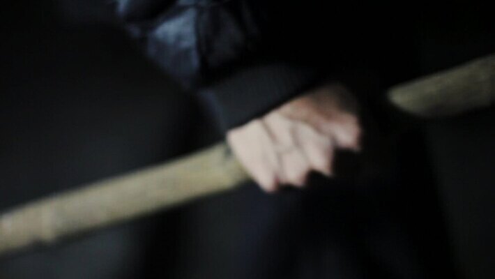 남자 벽 여행 백그라운드 건축양식 주택 실내 사람 사람없음 야외 건물 목재 10대 문 걷기 검은색 어둠 방 바위 흰색 막대기 역사 유령 야간 신비 무서움 버리기 대문 반대 내추럴 나쁜 그런지 옛날 호러 오싹 비어있는 MOV 해외동영상 클립영상 자연요소 나무 건축물 건축 감정 컬러 컨셉 재료 모션 청소년 내부 공포 동영상 파일형식