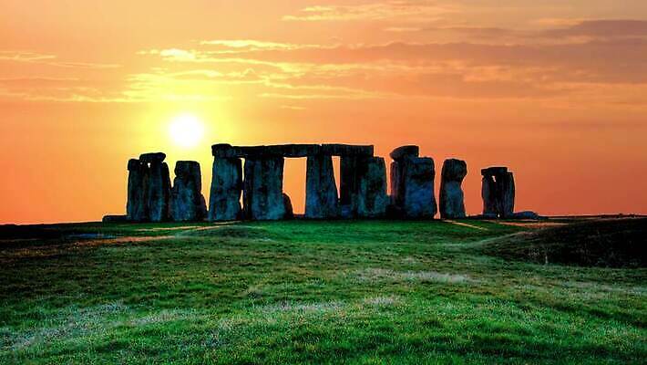 구름 영어 종교 문화 건축양식 하늘 영국 잉글랜드 사람없음 초록색 여행객 황혼 광선 바위 원형 의식 신비 호기심 마법 선사시대 천연기념물 고고학 랜드마크 옛날 파멸 4K MOV 해외동영상 클립영상 자연요소 도형 문자 교육 건축 감정 유럽 컬러 컨셉 사람 일몰 돌_바위 역사 동영상 파일형식 소멸