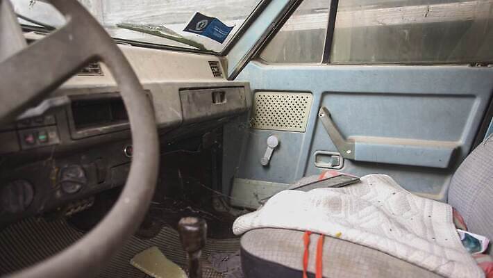 산업 의자 교통시설 자동차 실내 사람없음 내부 달리기 금속 손상 골동품 시골 판넬 바퀴 폐기물 충돌 버리기 묘사 부식 복고 먼지 짐차 한조각 계기판 고물상 구식 깨짐 썩음 옛날 자동 철강 파멸 4K MOV 해외동영상 클립영상 1 육상교통 가구 교통 컨셉 모션 재질 쓰레기 시설 동영상 파일형식 소멸