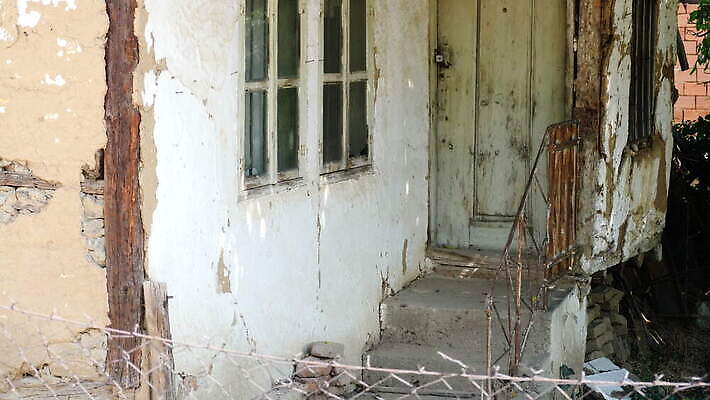 외관 벽 백그라운드 건축양식 창문 날씨 벽돌 주택 사람없음 내부 건물 목재 갈색 문 수확 골동품 재산 철 질감 복고 그런지 옛날 파멸 4K MOV 해외동영상 클립영상 나무 건축물 건축 컬러 컨셉 농업 재료 금융 동영상 파일형식 소멸