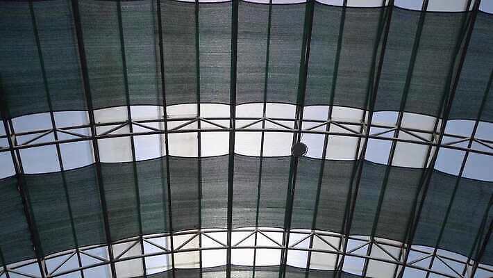 디자인 외관 산업 선 백그라운드 건축양식 공장 유리 지붕 추상 미래 주택 프레임 실내 사람없음 내부 건물 금속 검은색 회색 역 공항 천 철 천장 상업 비어있는 4K MP4 해외동영상 클립영상 건축물 건축 컬러 컨셉 무늬 공업 교통시설 재질 직물 동영상 파일형식