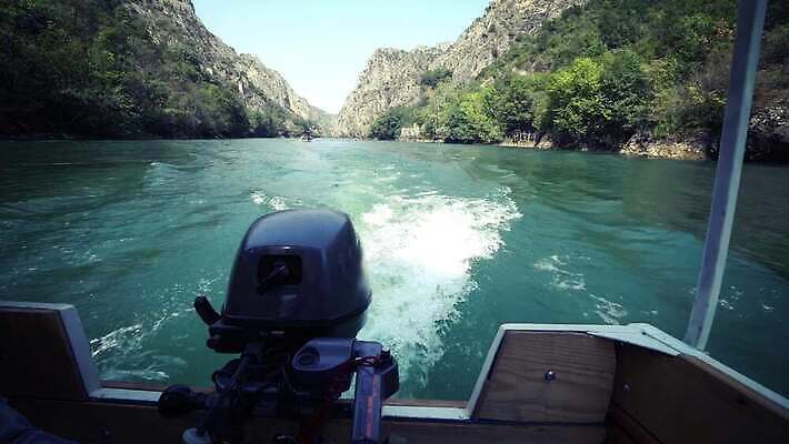 길 호수 파도 바다 여행 백그라운드 요트 교통시설 자국 모션 자연 휴가 사람없음 물 여름 강 골짜기 힘 흐름 에너지 흰색 보트 떨어짐 빨래 크루즈 속도 꼬리 함선 엔진 네비게이션 모터 마케도니아 뱃놀이 4K MP4 해외동영상 클립영상 레이스천 자연요소 계절 컬러 교통 컨셉 가사 배_교통 전통놀이 직물 시설 생태계 동영상 파일형식 남유럽