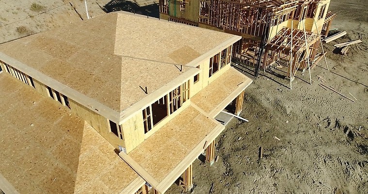 산업 부동산 새로움 주택 안테나 사람없음 건물 건설현장 땅 머리위 먼지 이웃 항공촬영 개발 4K MP4 해외동영상 클립영상 건축물 뷰포인트 컨셉 통신 건설업 재산 동영상 파일형식