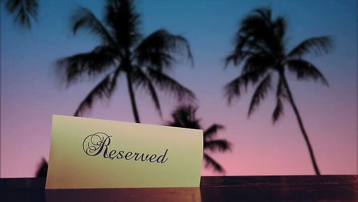 음식 섬 여행 결혼 교실 탁자 호텔 휴가 요리 이벤트 사람없음 야외 여름 야자수 파티 식당 식사 저녁식사 희망 황혼 일몰 카페 낭만 신혼여행 축하 고급 우아함 서비스 사인 만족 휴양지 하와이 예약 설정 점심식사 전용 하와이인 4K MOV 해외동영상 클립영상 외국인 나무 계절 교육 감정 가구 컨셉 학교 숙소 노을 상점 미국 장소 동영상 파일형식