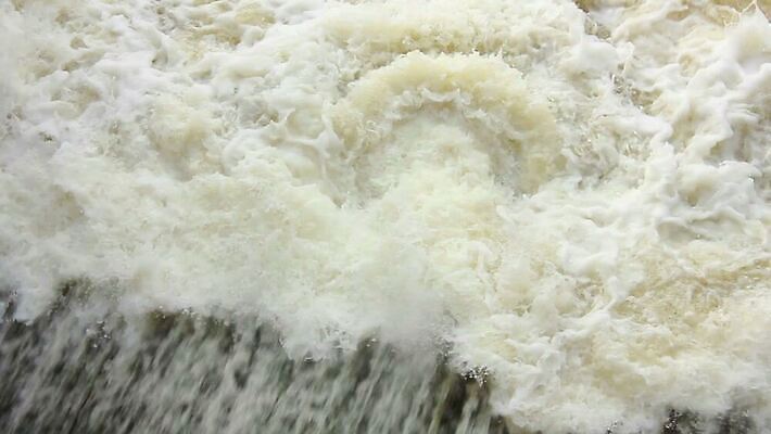 음료 바다 백그라운드 자연 사람없음 물 파란색 강 수중 힘 거품 폭포 에너지 물방울 신선 액체 붓기 떨어짐 빨래 홍수 회전 끓이기 순간 잔물결 MOV 해외동영상 클립영상 자연요소 물결 컬러 컨셉 가사 모션 자연재해 생태계 동영상 파일형식