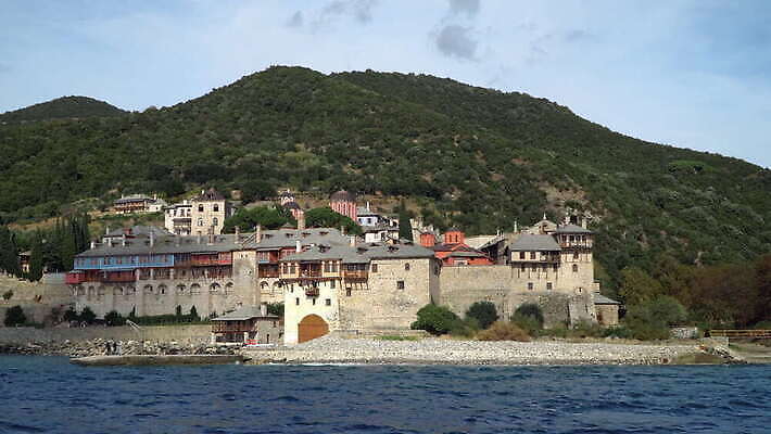 전통 유럽 기독교 종교 문화 바다 여행 건축양식 산 사람없음 건물 파란색 교회 영혼 역사 지중해 그리스 신성 수도원 동쪽 그리스인 랜드마크 보호구역 비잔틴 순례 옛날 4K MOV 해외동영상 클립영상 서양인 건축물 건축 나라 컬러 종교건축 방향 동영상 구역 제국 파일형식