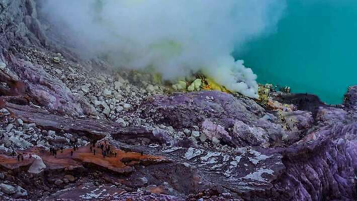 지구 호수 섬 여행 자연 바람 산 사람 사람없음 뷰티 여행객 계곡 안개 뜨거움 연기 위험 폭발 땅 질감 화산 오르기 인도네시아 먼지 분화구 용암 가스 랜드마크 스모그 유황 4K 타임랩스 MOV 해외동영상 클립영상 자연요소 아시아 컨셉 모션 날씨 촬영기법 생태계 동영상 파일형식
