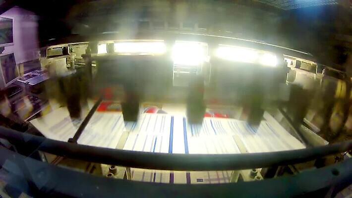 식물 산업 종이 컬러 공장 잉크 사람없음 그래픽 책 상점 기계 장비 업무 작업실 신문 닫기 제조 잡지 인쇄 속도 상업 언론 시트 방법 출판 MOV 해외동영상 클립영상 공업 모션 간행물 작업 뉴스 동영상 파일형식