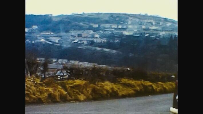 영어 외관 유럽 여행 건축양식 하늘 영국 잉글랜드 사람없음 야외 건물 초록색 파란색 마을 탑 수확 골동품 도시 거친 역사 클래식 도서관 필름 영화 향수 문서 복고 영사기 동영상 항공촬영 구식 보관소 브로드웨이 아마추어 옛날 4K MOV 해외동영상 클립영상 문자 건축물 교육 건축 나라 뷰포인트 컬러 컨셉 농업 문화예술 화장품 저장 파일형식