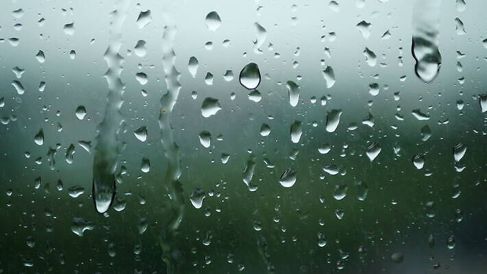 계절 백그라운드 패턴 창문 자연 하늘 표면 날씨 사람없음 물 여름 빛 달리기 반사 외침 거품 젖음 흐름 슬픔 물방울 투명 액체 닫기 떨어짐 저녁 이슬 눈물 질감 폭풍 반전 우울증 4K MOV 해외동영상 클립영상 자연요소 감정 컨셉 무늬 모션 소리 질병 야간 생태계 동영상 파일형식