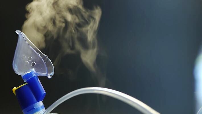 백그라운드 건강 병원 가면 사람없음 치료 장비 안개 물방울 호흡기관 바이러스 호흡 질병 감염 분무기 산소 기침 인플루엔자 전염병 천식 치유 사스 카피스페이스 코로나바이러스 4K MP4 해외동영상 클립영상 의학 날씨 공백 장기_의학 원소 동영상 파일형식