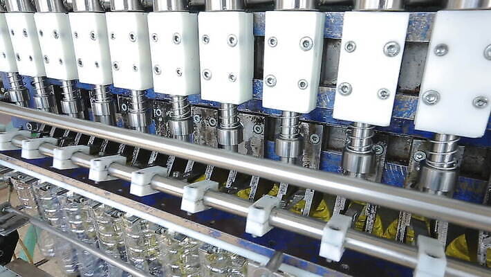 식물 산업 선 음식 패턴 농업 채소 재료 포장 공장 해바라기 건강 요리 씨앗 사람없음 노란색 상점 기계 장비 벨트 업무 액체 황금 제조 기름 상품 컨테이너 플라스틱 창고 유기농 올리브 칼로리 방법 자동 줄서기 컨베어밸트 MOV 해외동영상 클립영상 웰빙 잡화 열매 꽃 컬러 무늬 공업 모션 재질 작업 동영상 파일형식