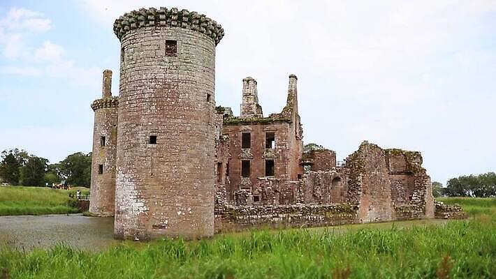 유럽 문화 벽 여행 건축양식 하늘 영국 잉글랜드 풍경 사람없음 야외 건물 목재 여행객 탑 수확 골동품 바위 성 방어 중세 역사 재산 오브젝트 폐허 군용 전쟁 대포 동영상 랜드마크 옛날 스코틀랜드 MOV 해외동영상 클립영상 나무 건축물 건축 나라 무기 농업 재료 군대 어류 사람 금융 돌_바위 파일형식