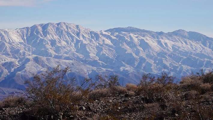 구름 공원 모래 여행 겨울 자국 자연 하늘 휴가 산 건조 파노라마 풍경 사람없음 야외 파란색 계곡 맑음 미국 트래킹 하이킹 사막 흰색 황무지 숲 언덕 캘리포니아 통과 내추럴 요세미티국립공원 전국 절정 4K MP4 해외동영상 클립영상 자연요소 계절 공공시설 컬러 북아메리카 레저 날씨 촬영기법 국립공원 생태계 동영상 파일형식