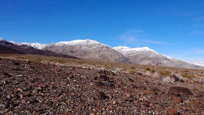 구름 공원 모래 여행 겨울 자국 자연 하늘 휴가 산 건조 파노라마 풍경 사람없음 야외 파란색 계곡 맑음 미국 트래킹 하이킹 사막 흰색 황무지 숲 언덕 캘리포니아 통과 내추럴 요세미티국립공원 전국 절정 4K MP4 해외동영상 클립영상 자연요소 계절 공공시설 컬러 북아메리카 레저 날씨 촬영기법 국립공원 생태계 동영상 파일형식