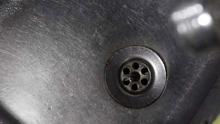 접시 파도 백그라운드 흑백 사람없음 물 빛 달리기 금속 거품 젖음 흐름 추위 욕실 물방울 신선 뜨거움 액체 개울 고리 떨어짐 빨래 은색 시원함 묘사 싱크대 수도꼭지 화장실 가뭄 그런지 스플래쉬 4K MP4 해외동영상 클립영상 자연요소 식기 바다 컬러 컨셉 가사 모션 재질 날씨 촬영기법 강 개수대 동영상 파일형식