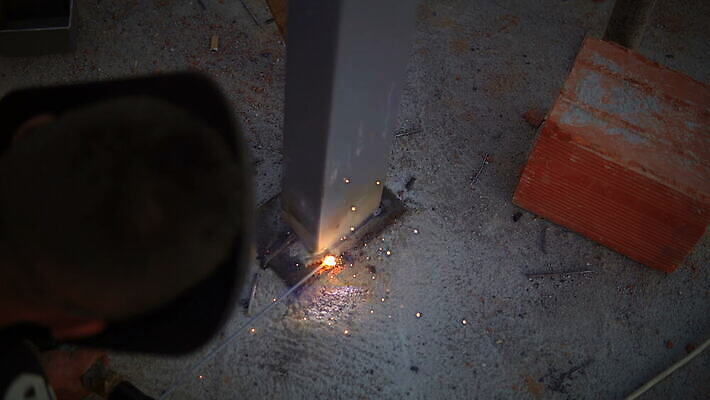 직업 산업 백그라운드 골프 공장 불 노동자 기술 가면 안전 사람없음 빛 금속 장비 손전등 업무 뜨거움 닫기 보호 연결 철 가스 고정 분열 공학 국회 공예가 용접 용접공 의무 조작 철강 4K MOV 해외동영상 클립영상 자연요소 교육 컨셉 공업 모션 재질 조명 구기 작업 동영상 파일형식