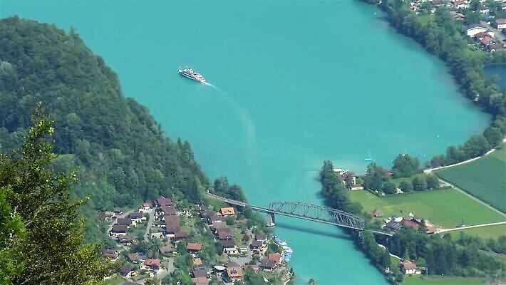 자연 산 파노라마 사람없음 강 마을 도시 보트 스위스 타운 베른 인기 MP4 해외동영상 클립영상 유럽 배_교통 촬영기법 생태계 동영상 파일형식