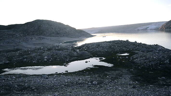 여행 사람없음 야외 반사 평화 암석 저녁 빙하 그린란드 패닝샷 MOV 해외동영상 클립영상 섬 컨셉 촬영기법 덴마크 돌_바위 야간 동영상 파일형식