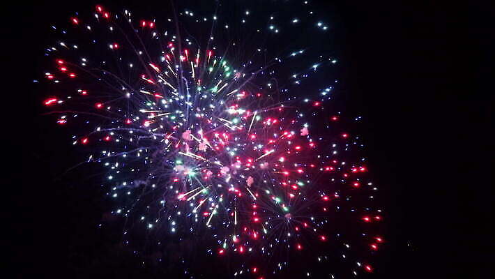 기념일 행복 크리스마스 캐나다 불 휴가 불꽃 새해 기념 폭죽 불꽃놀이 이벤트 사람없음 파티 축제 미국 기쁨 자유 축하 저녁 폭발 경례 기념물 애국심 빛망울 7월 독립 독립기념일 4K MOV 해외동영상 클립영상 자연요소 감정 컨셉 북아메리카 놀이 빛 인사 날짜 야간 동영상 파일형식