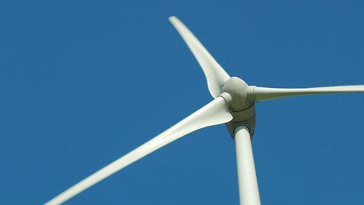 산업 하늘 바람 사람없음 파란색 환경 발전기 에너지 흰색 자원 4K MP4 해외동영상 클립영상 자연요소 컬러 날씨 발전소 동영상 파일형식